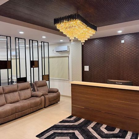 Hotel Apex Inn Hyderabad Airport Buitenkant foto